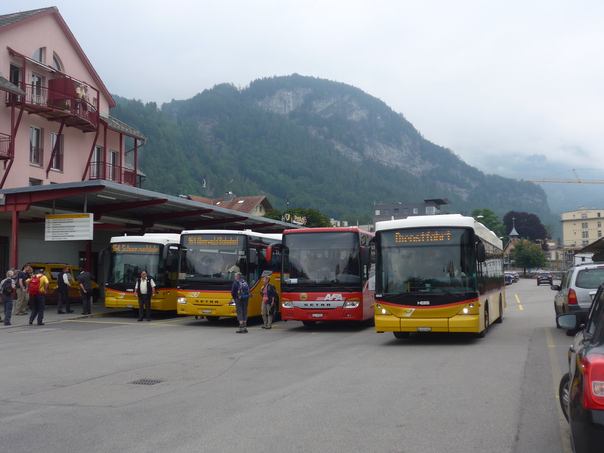 (207'645) - PostAuto Bern - BE 402'467 - Scania/Hess (ex AVG Meiringen Nr. 67; ex AVG Meiringen Nr. 76; ex Steiner, Messen) am 9. Juli 2019 in Meiringen, Postautostation