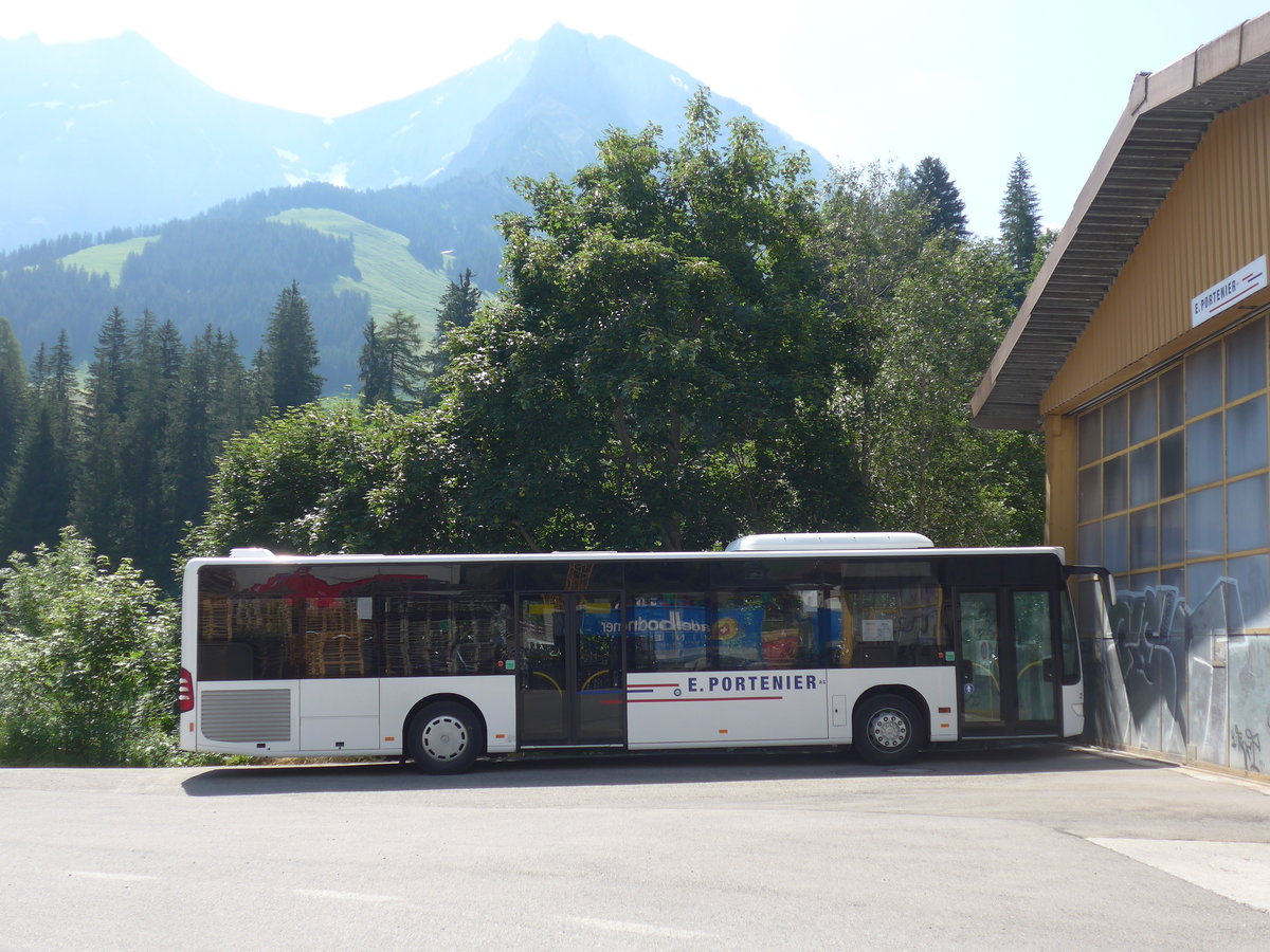 (207'919) - Portenier, Adelboden - Nr. 2/BE 26'853 - Mercedes (ex Dr. Richard, A-Wien) am 14. Juli 2019 in Adelboden, Garage