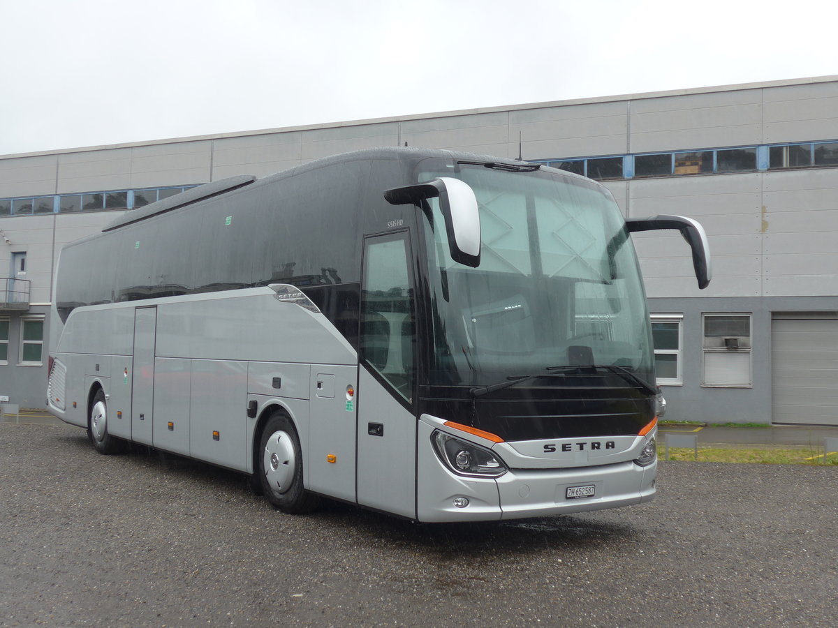 (208'176) - EvoBus, Kloten - ZH 652'587 - Setra am 28. Juli 2019 in Kloten, EvoBus