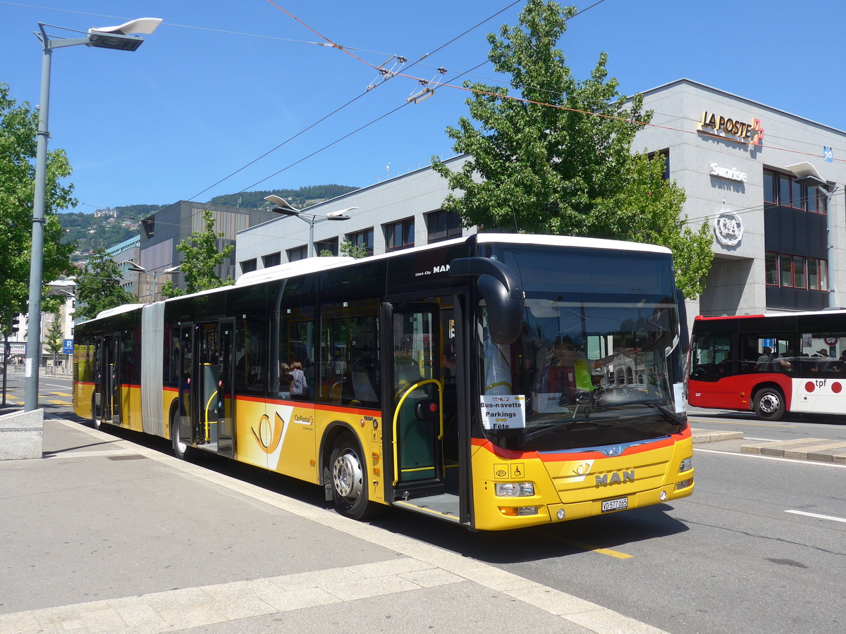 (208'422) - CarPostal Ouest - VD 577'065 - MAN am 4. August 2019 beim Bahnhof Vevey