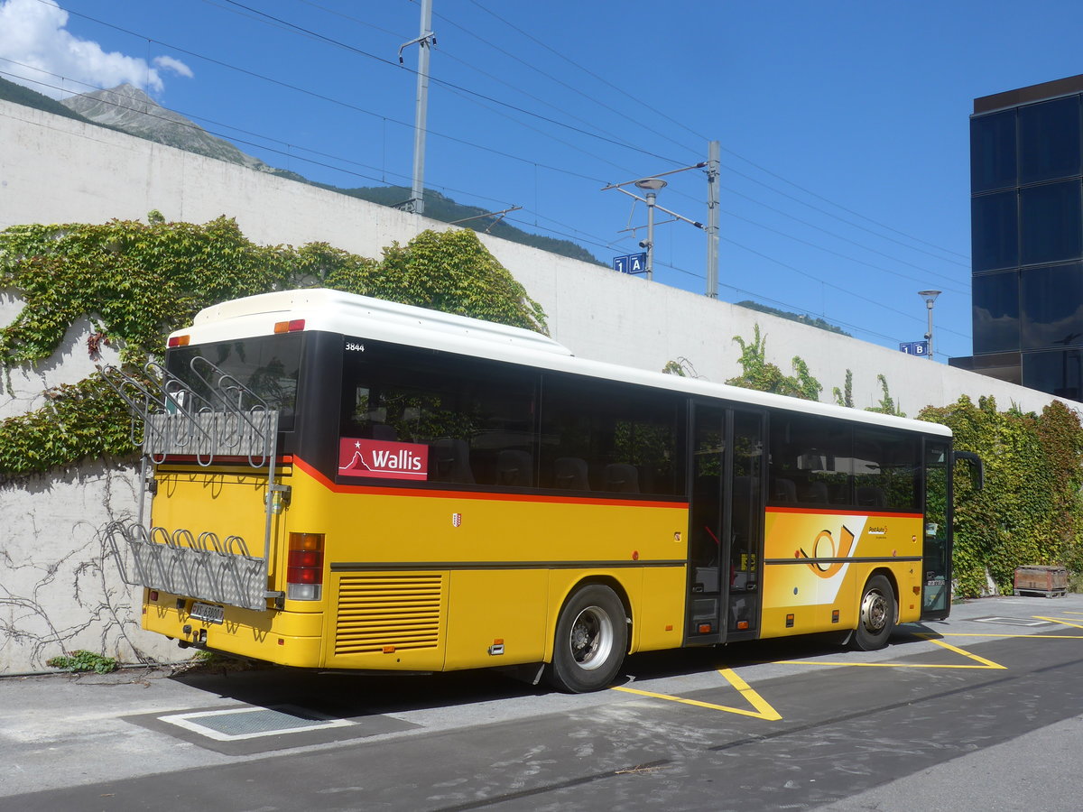 (209'037) - Autotour, Visp - VS 63'800 - Setra am 18. August 2019 beim Bahnhof Visp