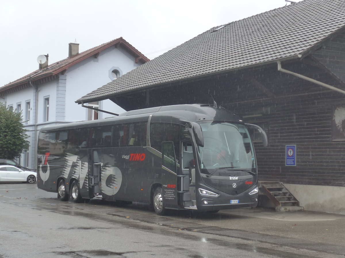 (209'406) - Aus Italien: Tino, San Vito sullo Jonio - FV-861 WC - Irizar am 8. September 2019 beim Bahnhof Hendschiken