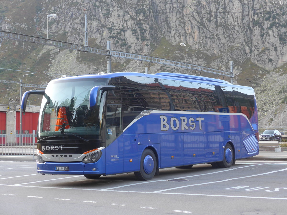 (209'861) - Aus Deutschland: Borst, Massbach - KG-AM 702 - Setra am 28. September 2019 beim Bahnhof Andermatt