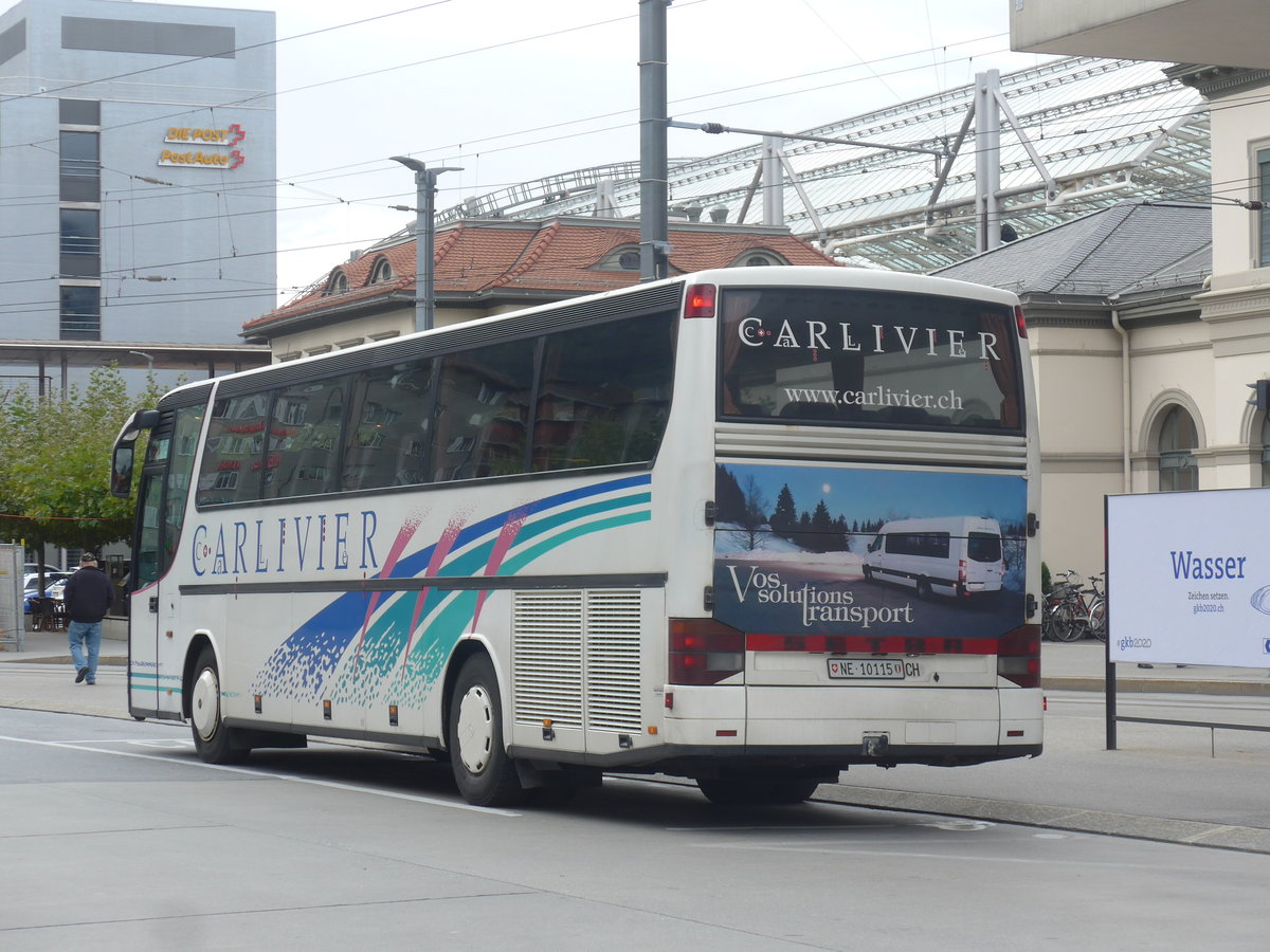 (210'028) - Carlivier, Savagnier - NE 10'115 - Setra am 6. Oktober 2019 beim Bahnhof Chur