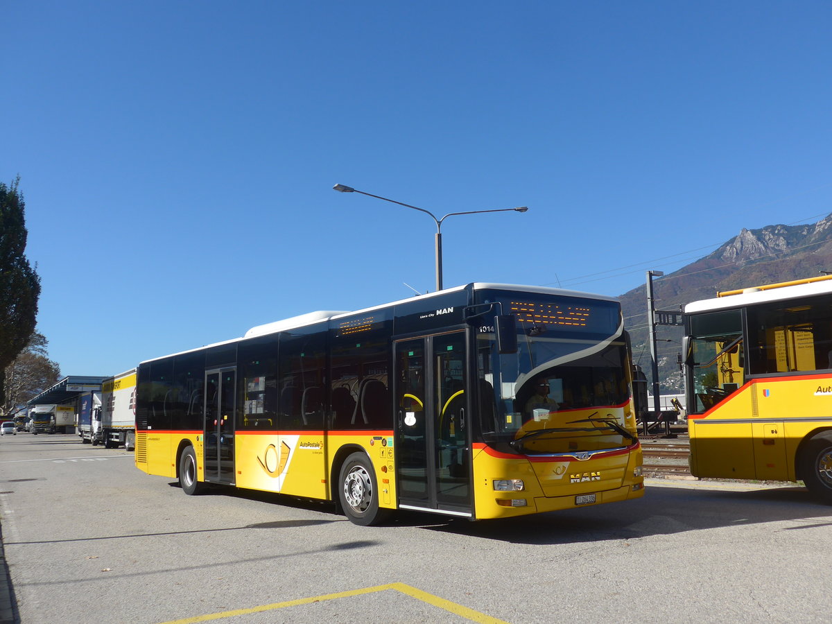 (210'593) - AutoPostale Ticino - Nr. 541/TI 264'336 - MAN am 26. Oktober 2019 beim Bahnhof Cadenazzo