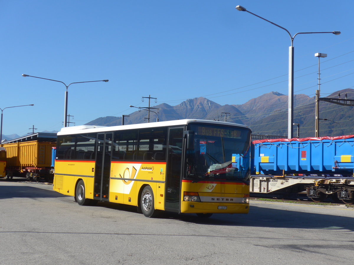 (210'604) - Autopostale, Muggio - TI 336'057 - Setra (ex AutoPostale Ticino Nr. 536; ex Marchetti, Airolo Nr. 4) am 26. Oktober 2019 beim Bahnhof Cadenazzo