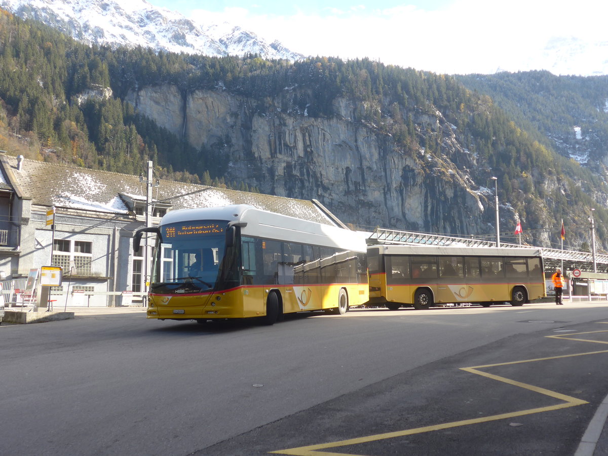 (211'012) - PostAuto Ostschweiz - SG 426'001 - Hess am 11. November 2019 beim Bahnhof Lauterbrunnen