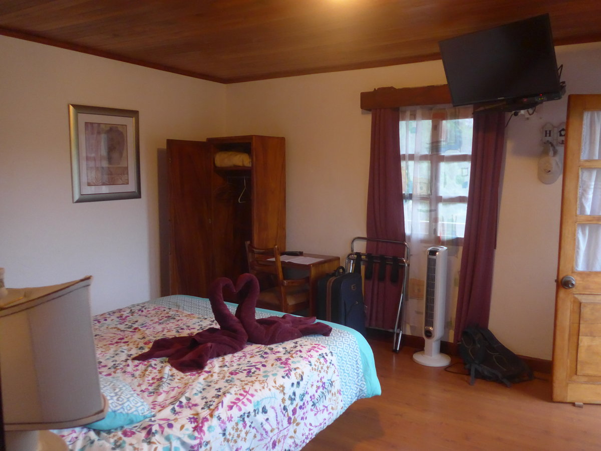(211'137) - Hotelzimmer am 13. November 2019 in Neuvo Arenal, Hotel-Restaurant Los H�roes