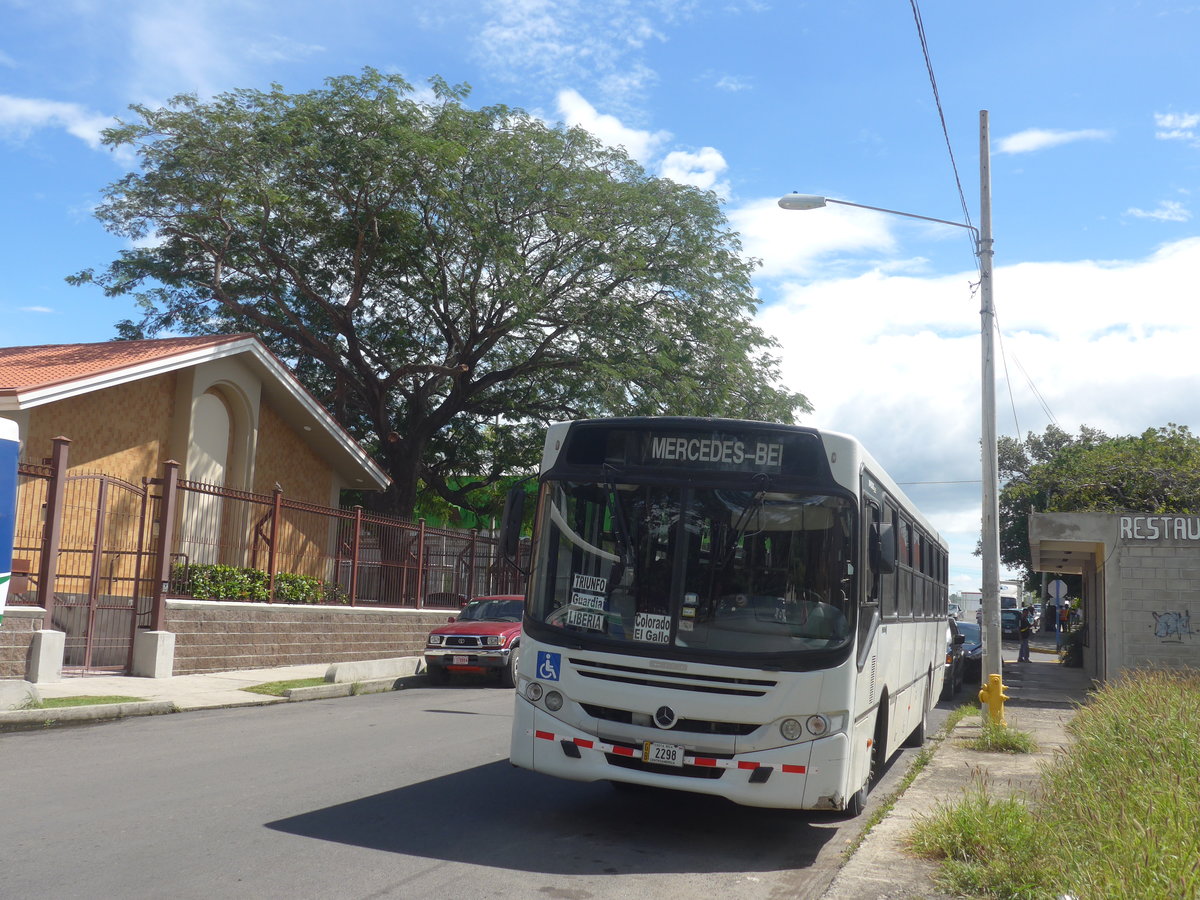 (211'338) - ??? - 2298 - Caio-Mercedes am 15. November 2019 in Liberia, Kirche