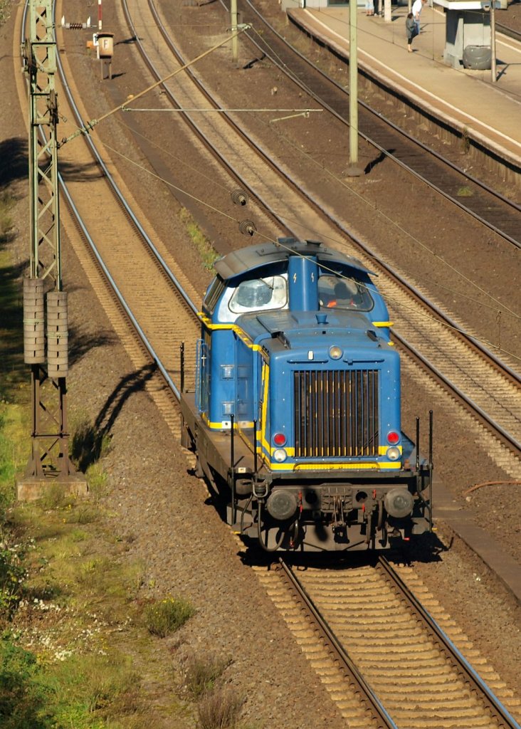 212 285-1/MWB V 1253 dieselt hier gemütlich durch Maschen. 30.09.2011