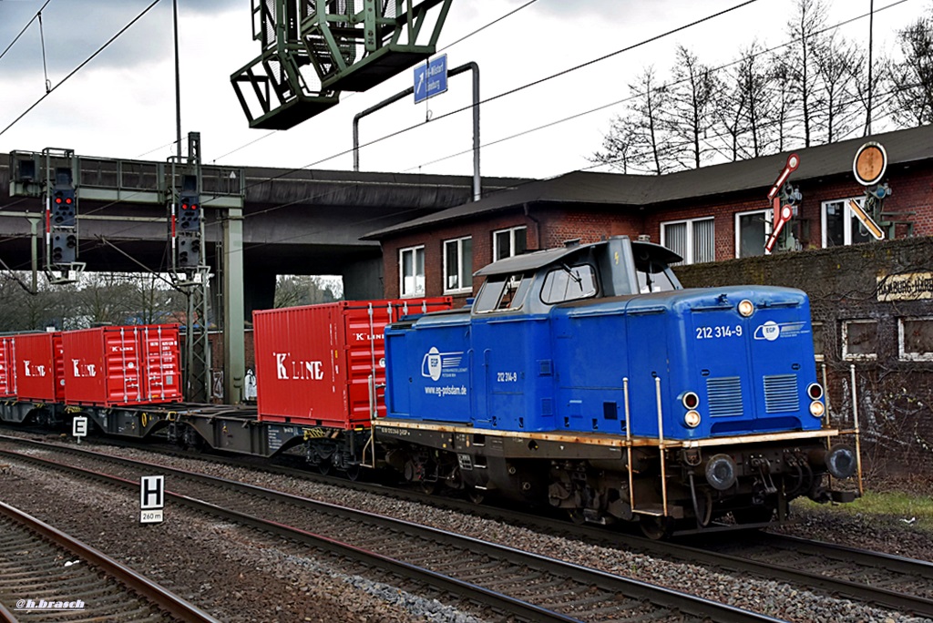 212 314-9 ist mit einen kastenzug durch hh-harburg gefahren,08.04.16