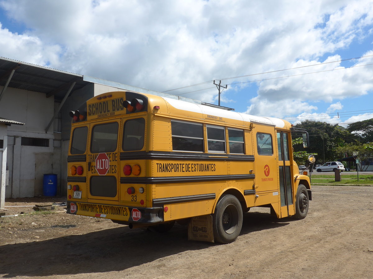 (212'208) - Pirucho, Bijagua - Nr. 33/3505 - Freightliner am 23. November 2019 in Upala