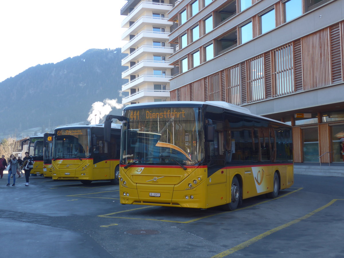 (212'604) - Fontana, Ilanz - Nr. 12/GR 93'977 - Volvo am 7. Dezember 2019 beim Bahnhof Ilanz