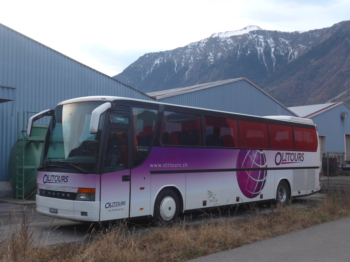 (212'817) - Olitours, Riddes - VS 71'302 - Setra am 8. Dezember 2019 in Saxon, Industrie