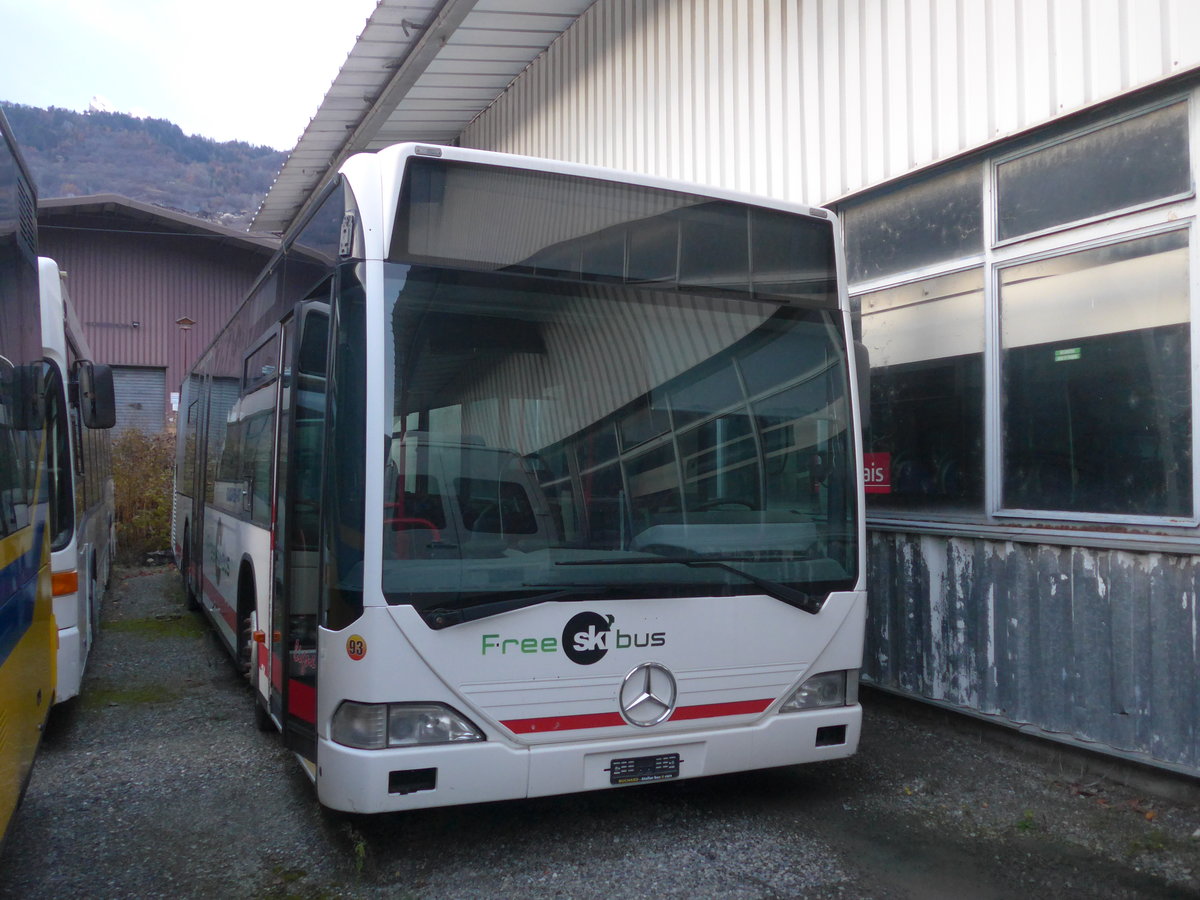 (212'819) - Buchard, Leytron - Nr. 93 - Mercedes (ex Niederer, Filzbach Nr. 22) am 8. Dezember 2019 in Leytron, Garage