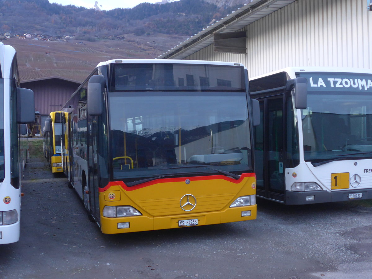 (212'822) - Buchard, Leytron - Nr. 92/VS 84'253 - Mercedes (ex BLT Oberwil Nr. 44) am 8. Dezember 2019 in Leytron, Garage