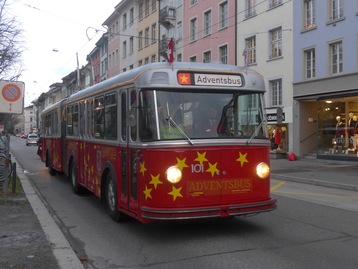 (213'005) - VW Winterthur - Nr. 101 - FBW/SWS Gelenktrolleybus am 14. Dezember 2019 in Winterthur, Schmidgasse