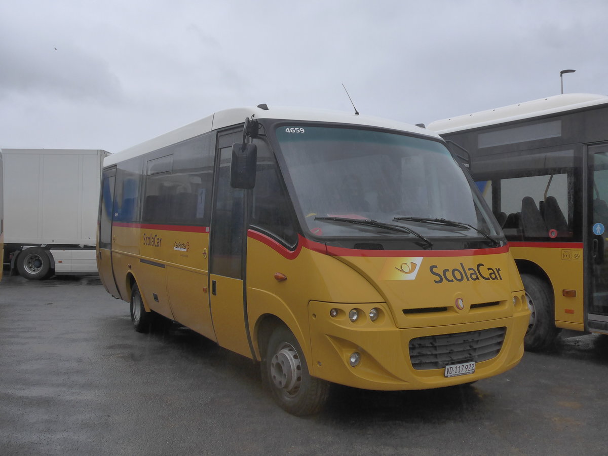 (213'034) - CarPostal Ouest - VD 117'922 - Cacciamali (ex PostAuto Graubnden) am 22. Dezember 2019 in Kerzers, Interbus