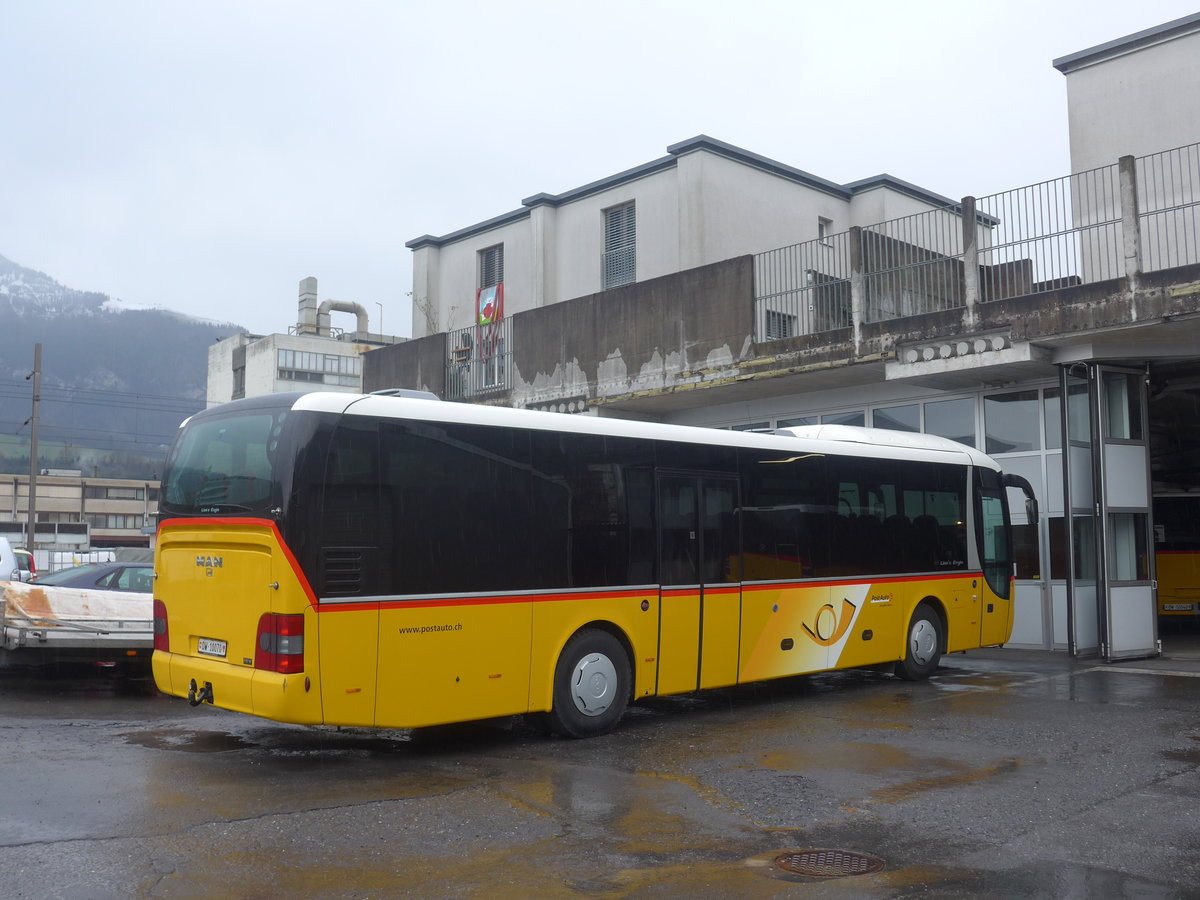 (213'060) - PostAuto Zentralschweiz - Nr. 20/OW 10'070 - MAN (ex Dillier, Sarnen Nr. 20) am 22. Dezember 2019 in Sarnen, Garage