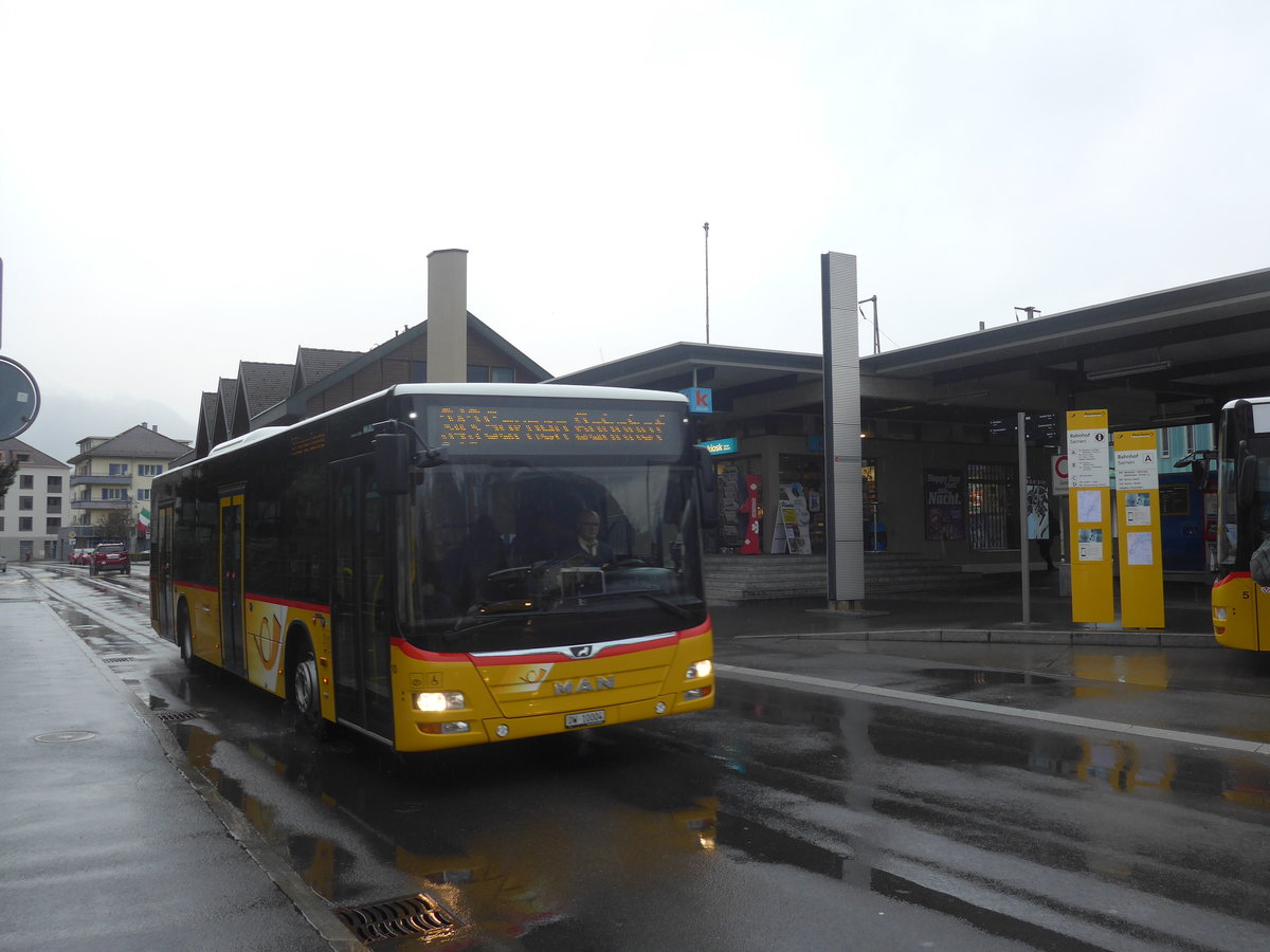 (213'066) - PostAuto Zentralschweiz - Nr. 10/OW 10'004 - MAN (ex Dillier, Sarnen Nr. 10) am 22. Dezember 2019 beim Bahnhof Sarnen