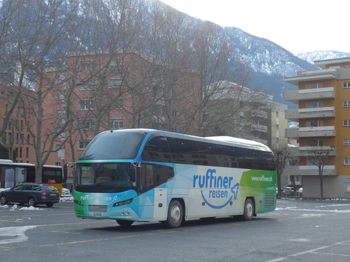 (213'382) Ruffiner, Turtmann - VS 468'321 - Neoplan am 4. Januar 2020 in Brig, Postgarage