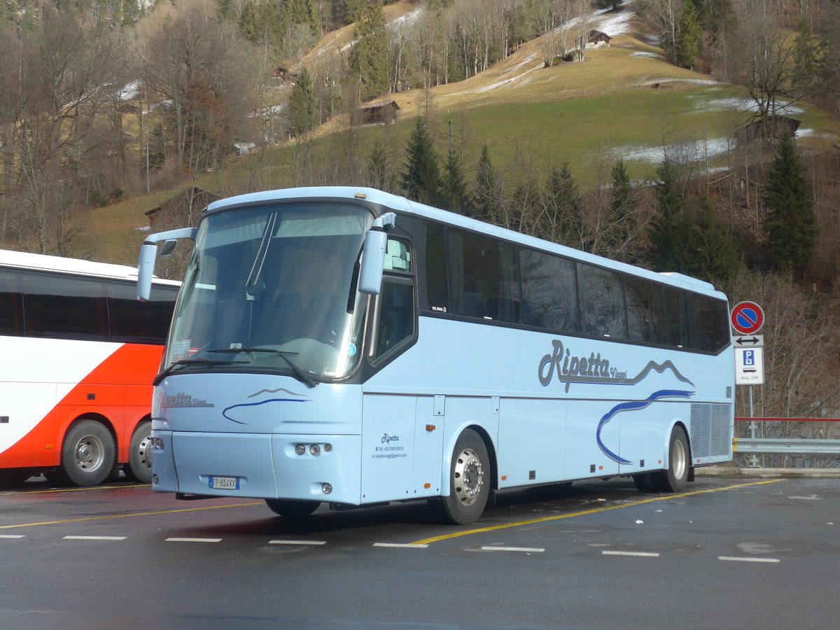 (213'932) - Aus Italien: Ripetta Viaggi - FP-834 VX - Bova am 19. Januar 2020 in Lauterbrunnen, Parkhaus