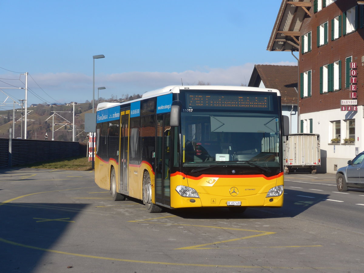 (213'978) - PostAuto Bern - BE 657'480 - Mercedes am 20. Januar 2020 beim Bahnhof Reichenbach