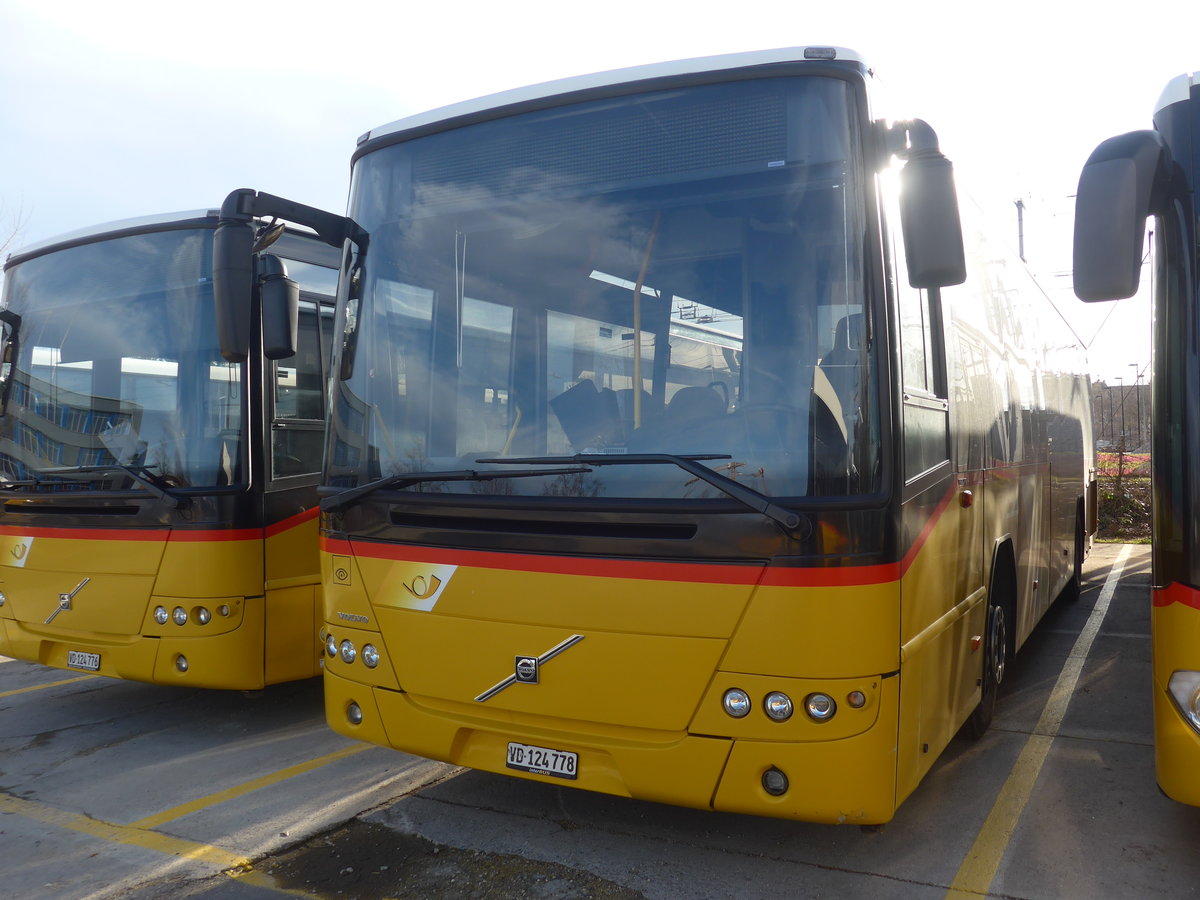 (214'345) - CarPostal Ouest - VD 124'778 - Volvo am 16. Februar 2020 in Yverdon, Garage