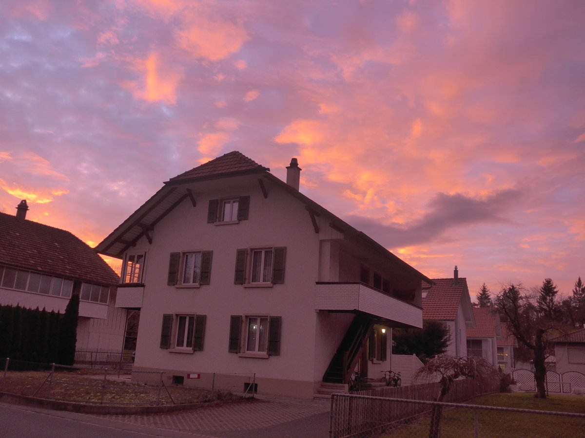 (214'868) - Abendstimmung am 23. Februar 2020 in Thun-Lerchenfeld