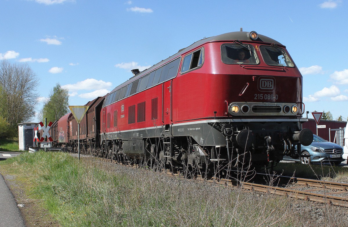 215 086-0 in Marienrachdorf (16.04.2014)