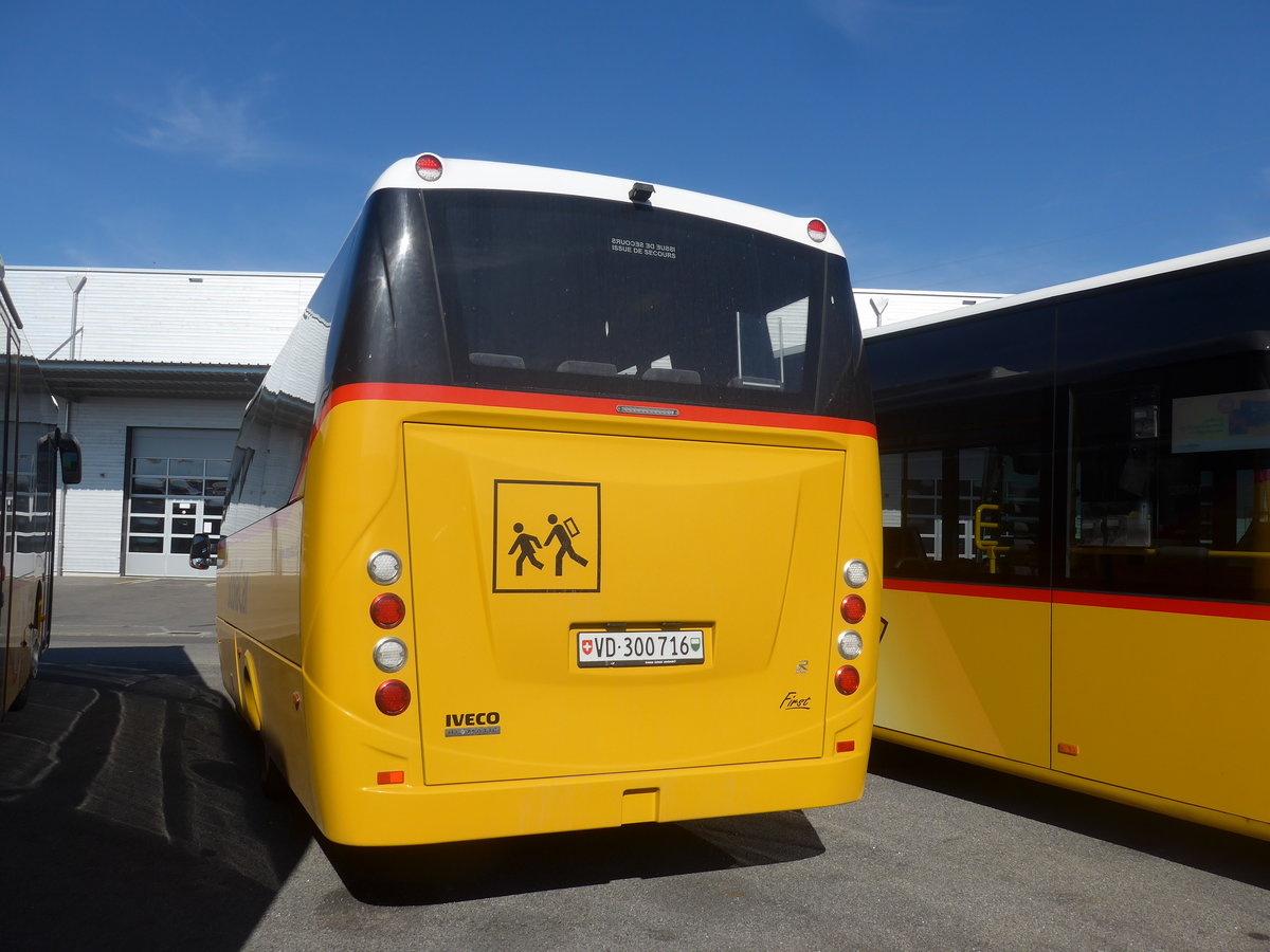 (215'248) - CarPostal Ouest - VD 300'716 - Iveco/Rosero am 15. Mrz 2020 in Kerzers, Interbus