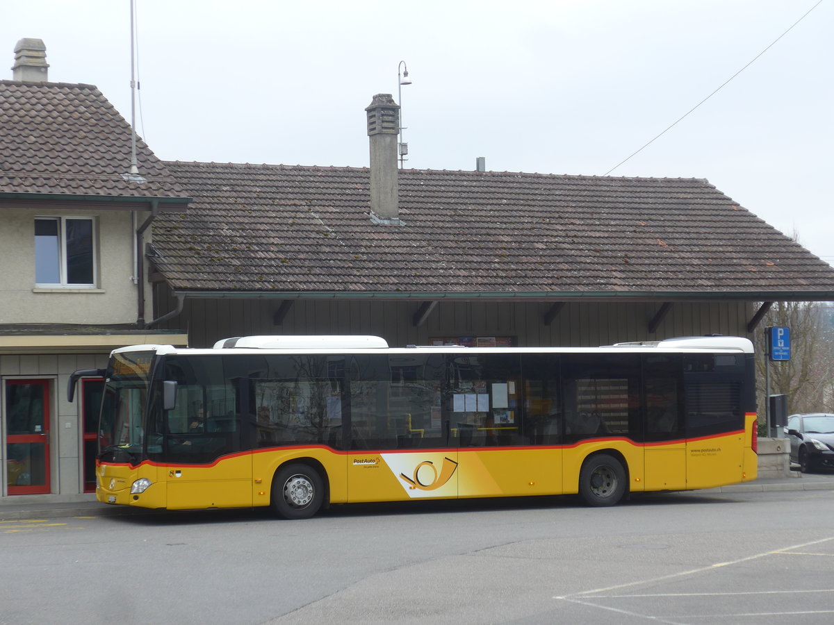 (215'393) - Wieland, Murten - FR 300'634 - Mercedes am 22. Mrz 2020 beim Bahnhof Laupen