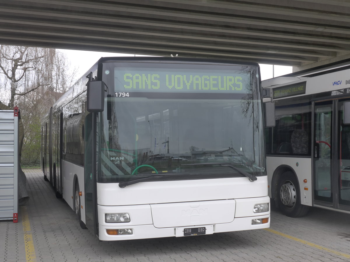 (215'413) - VMCV Clarens - Nr. 904 - MAN (ex transN, La Chaux-de-Fonds Nr. 241; ex TN Neuchtel Nr. 241) am 22. Mrz 2020 in Kerzers, Murtenstrasse