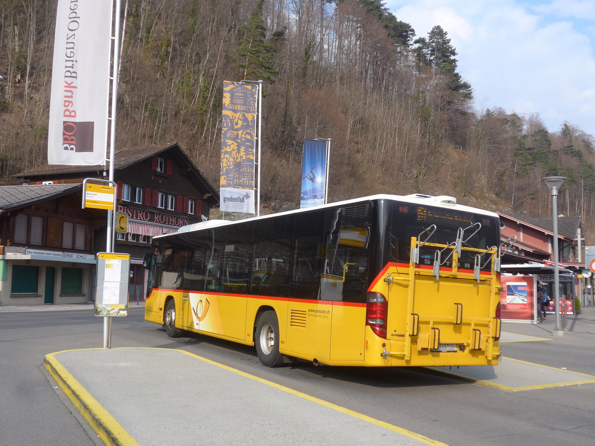 (215'653) - Flck, Brienz - Nr. 3/BE 568'700 - Setra am 28. Mrz 2020 beim Bahnhof Brienz