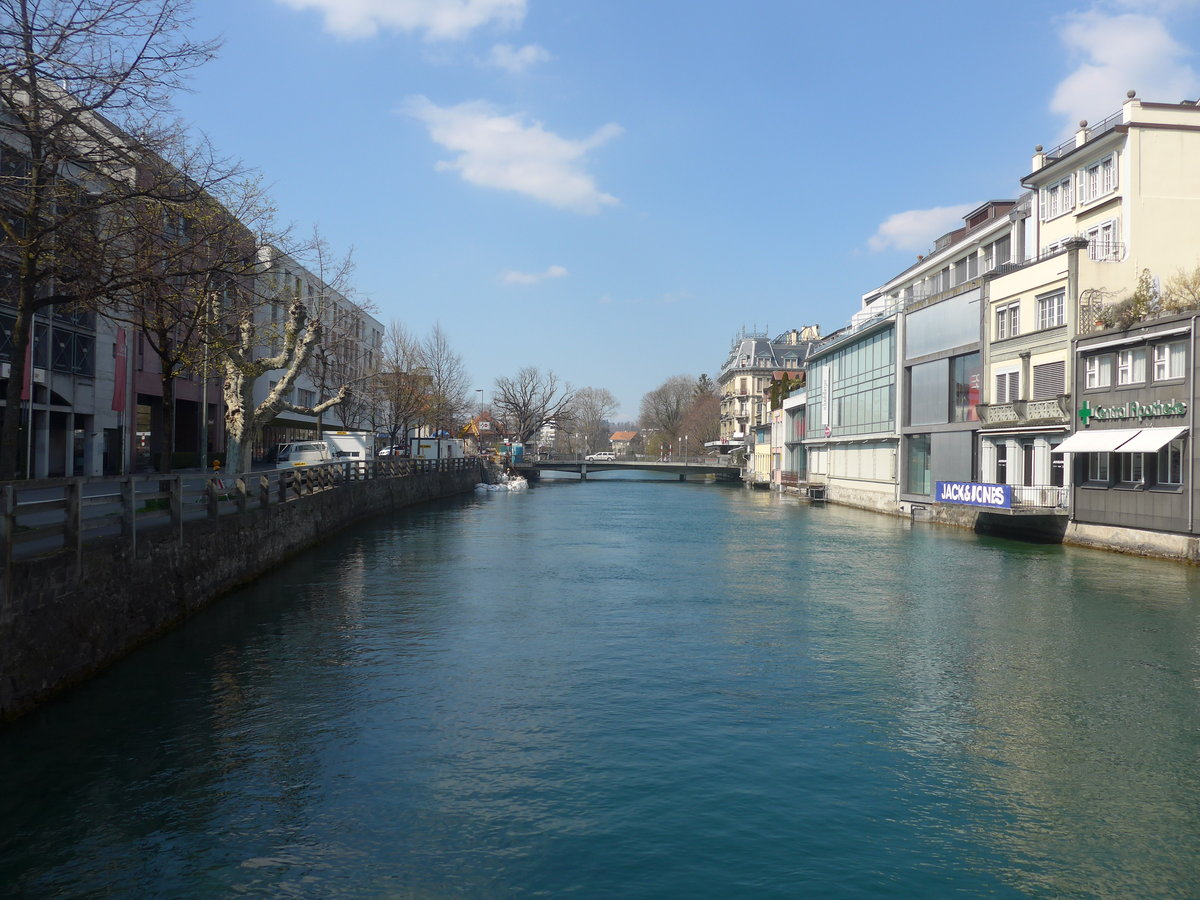 (215'808) - Aare mit Allmendbr�cke am 2. April 2020 in Thun