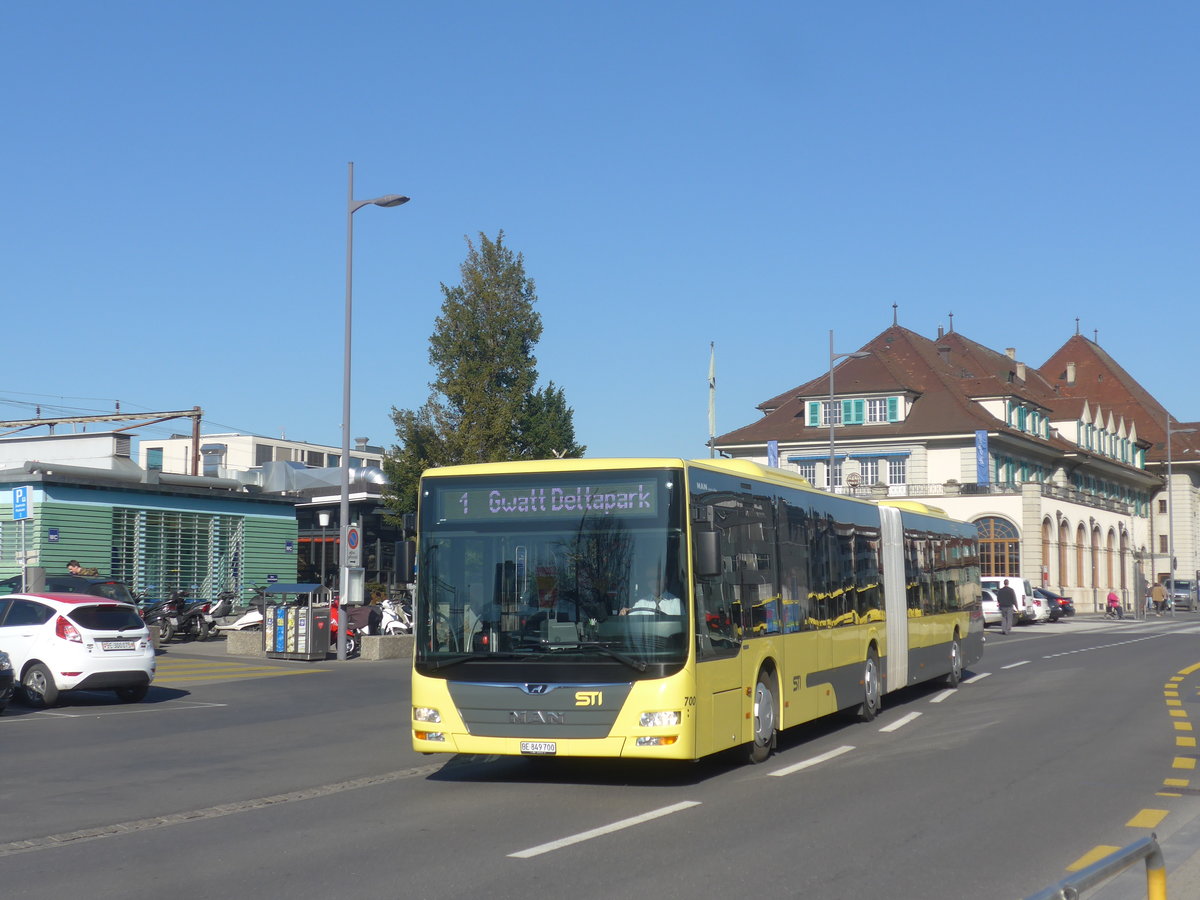 (215'894) - STI Thun - Nr. 700/BE 849'700 - MAN am 6. April 2020 beim Bahnhof Thun