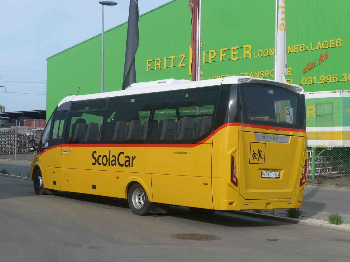 (216'218) - CarPostal Ouest - VD 457'382 - Iveco/Rosero am 19. April 2020 in Kerzers, Interbus