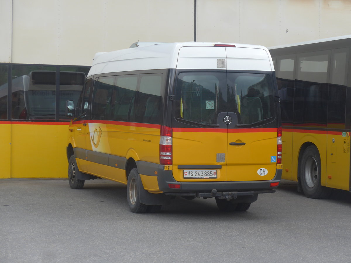 (216'493) - PostAuto Wallis - VS 243'885 - Mercedes am 26. April 2020 in Gstaad, Garage Kbli (Einsatz Kbli)