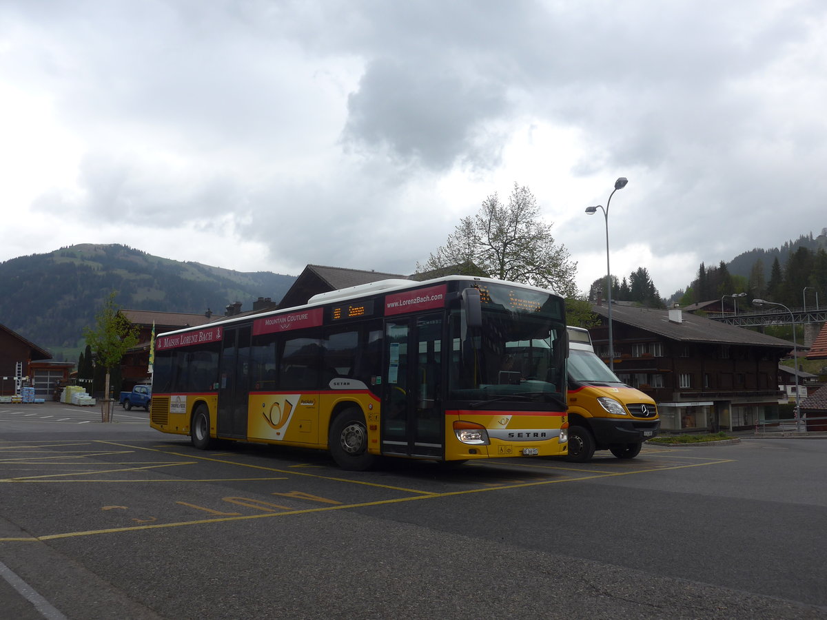 (216'503) - Kbli, Gstaad - Nr. 5/BE 366'987 - Setra am 26. April 2020 beim Bahnhof Gstaad