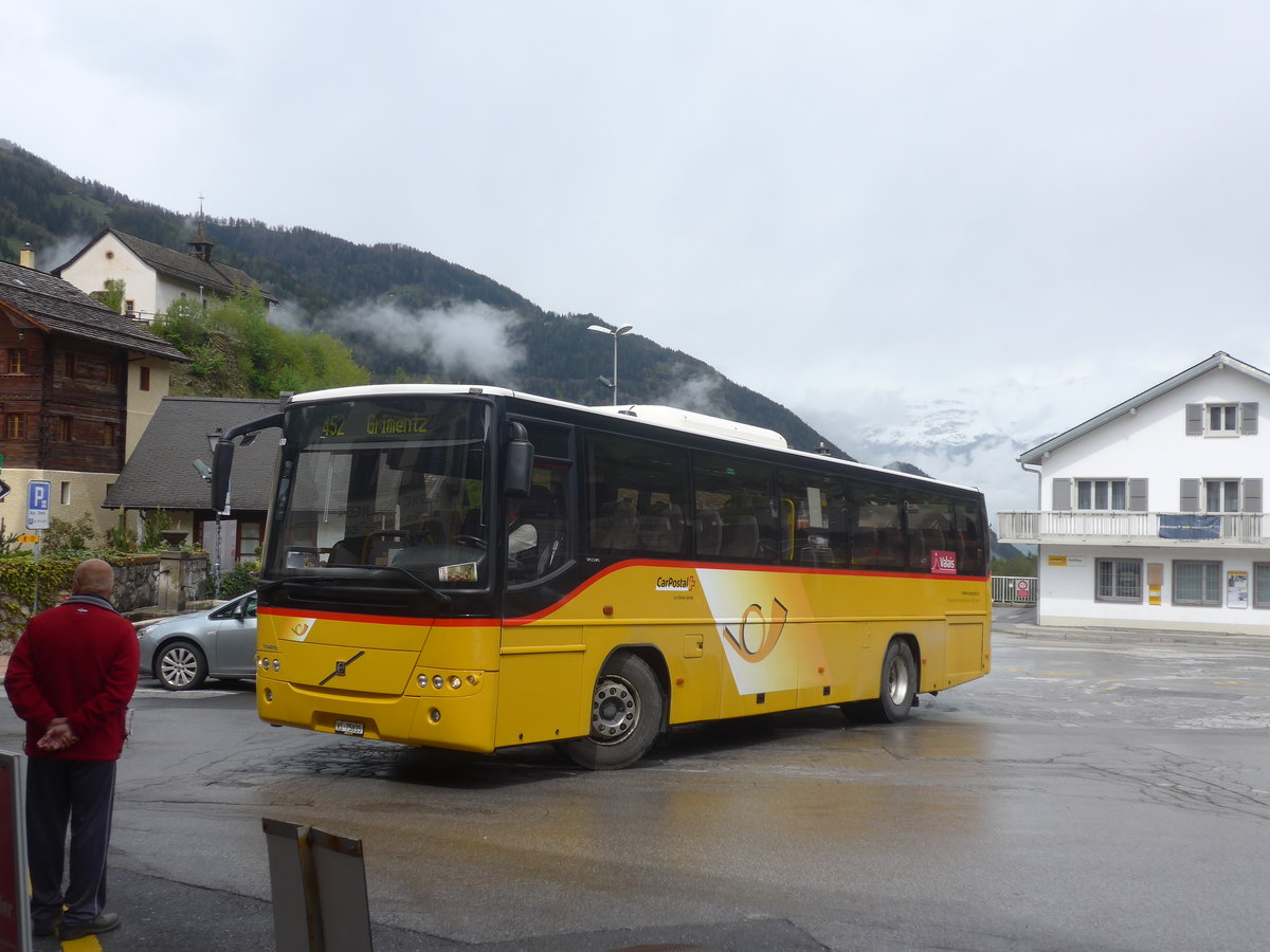 (216'679) - TSAR, Sierre - VS 75'035 - Volvo (ex Epiney, Ayer) am 2. Mai 2020 in Vissoie, Post