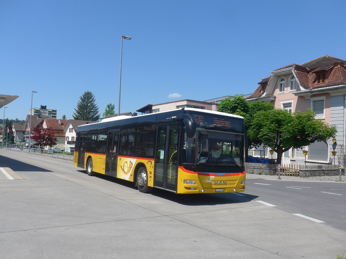 (216'831) - PostAuto Ostschweiz - SG 436'004 - MAN am 9. Mai 2020 beim Bahnhof Uznach