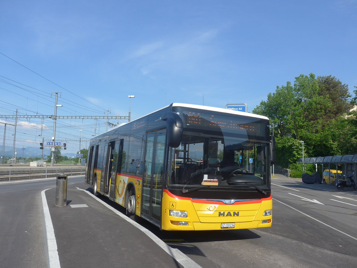 (216'884) - Lienert&Ehrler, Einsiedeln - SZ 110'234 - MAN (ex Schuler, Feusisberg) am 9. Mai 2020 beim Bahnhof Pfffikon