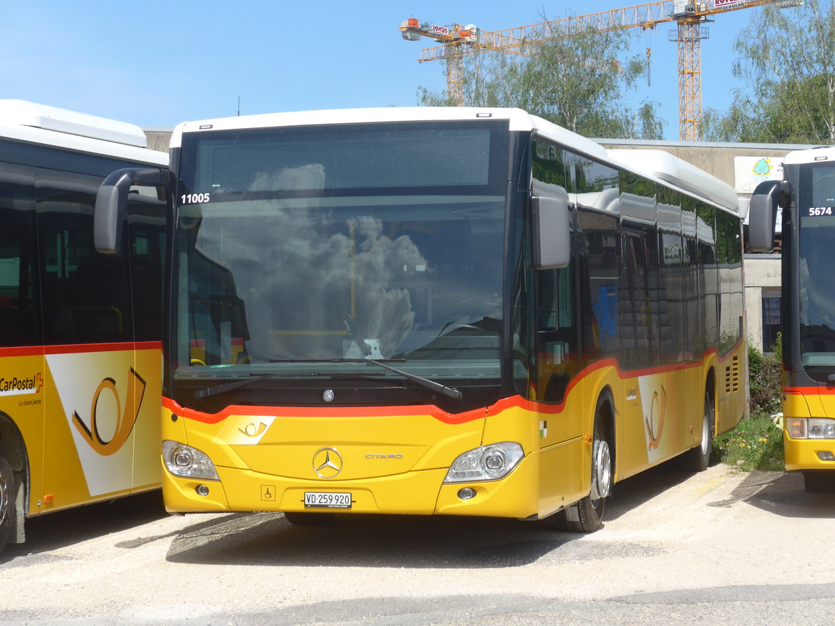 (216'993) - CarPostal Ouest - VD 259'920 - Mercedes am 10. Mai 2020 in Yverdon, Garage