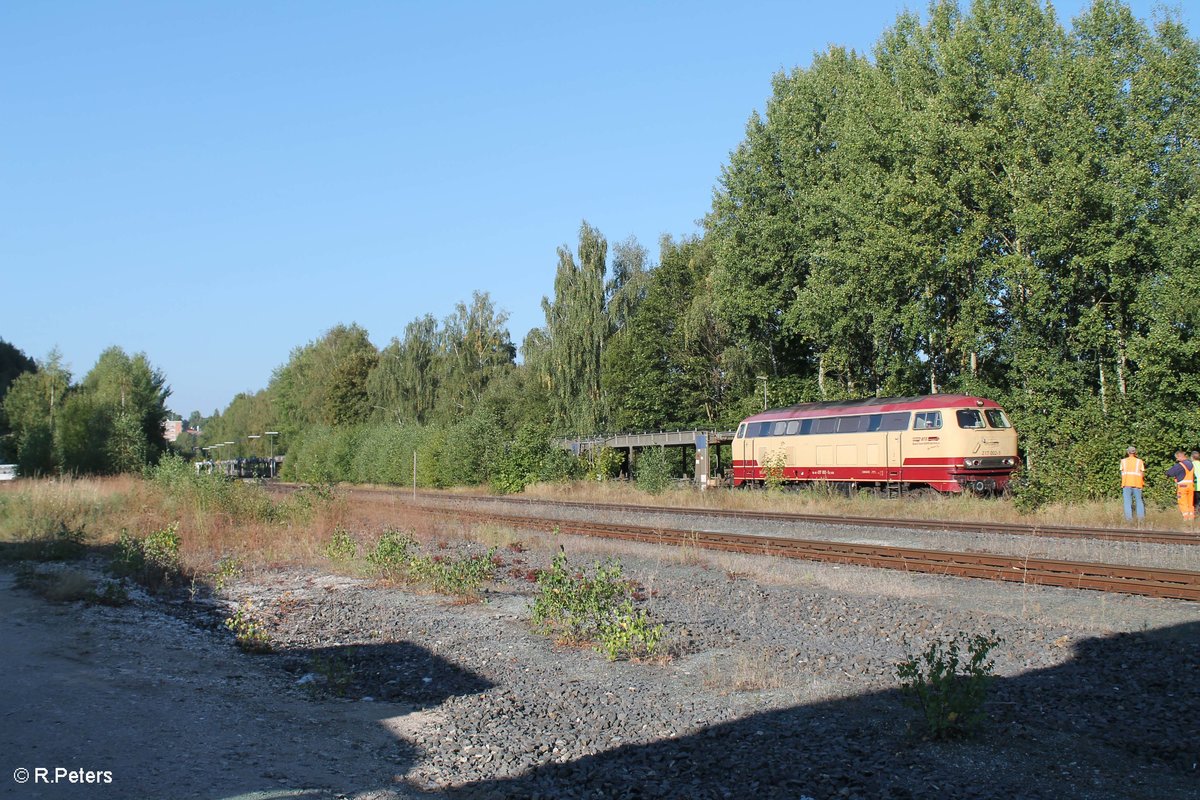 217 002 erreicht Arzberg mit einem leeren Autotransportzug BGL nach Cheb. 15.09.16