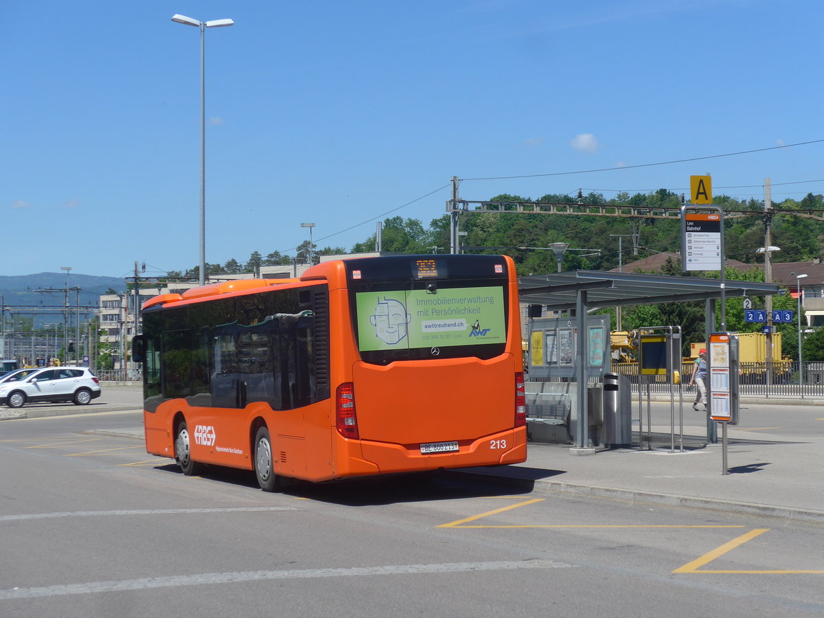 (217'166) - RBS Worblaufen - Nr. 213/BE 800'213 - Mercedes am 21. Mai 2020 beim Bahnhof Lyss