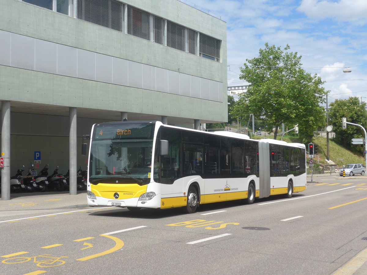 (217'716) - VBSH Schaffhausen - Nr. 16/SH 38'016 - Mercedes am 8. Juni 2020 beim Bahnhof Schaffhausen