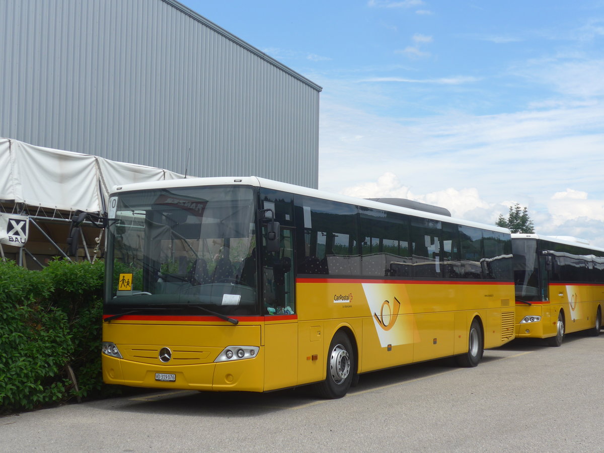 (217'866) - CarPostal Ouest - VD 319'076 - Mercedes am 13. Juni 2020 in Daillens, Planzer