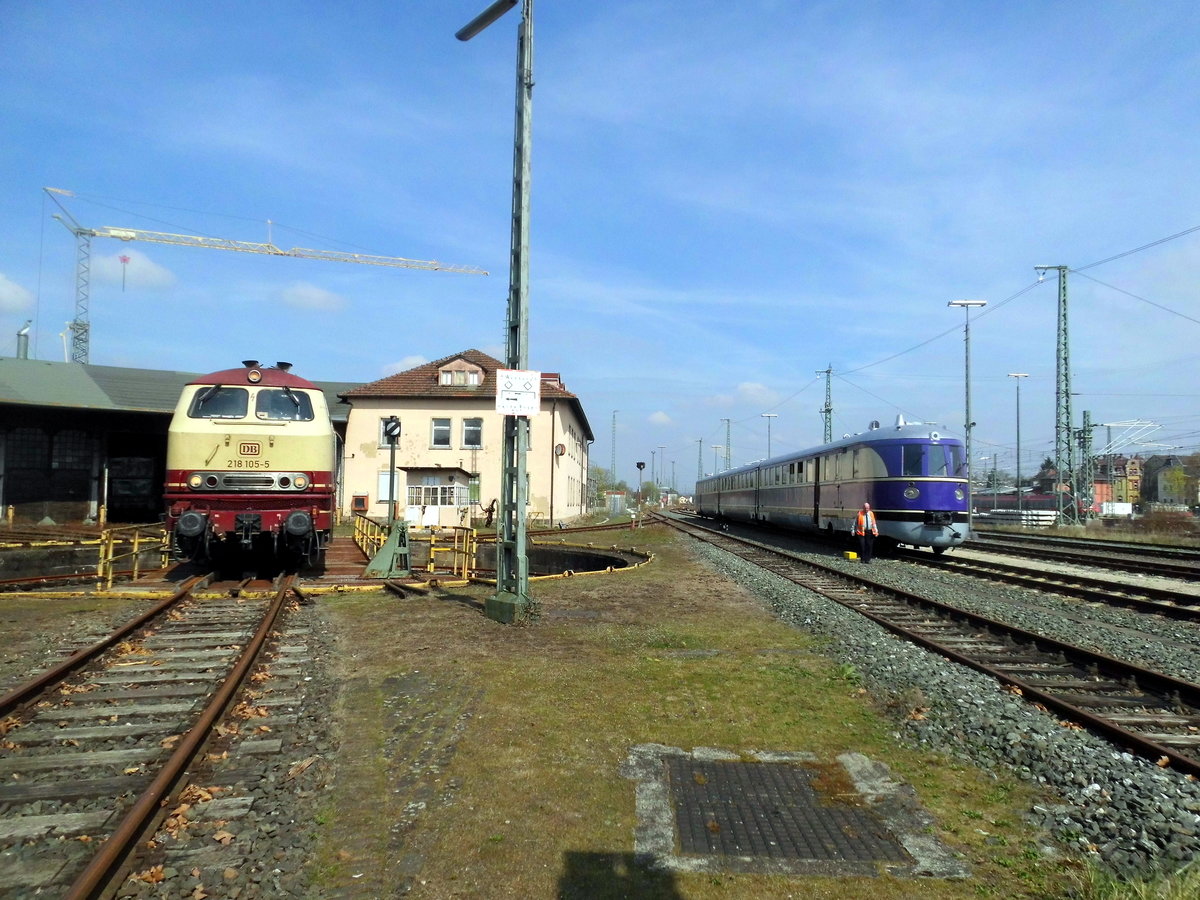 218 105 und SVT 137 234 in Lichtenfels am 8.4.17