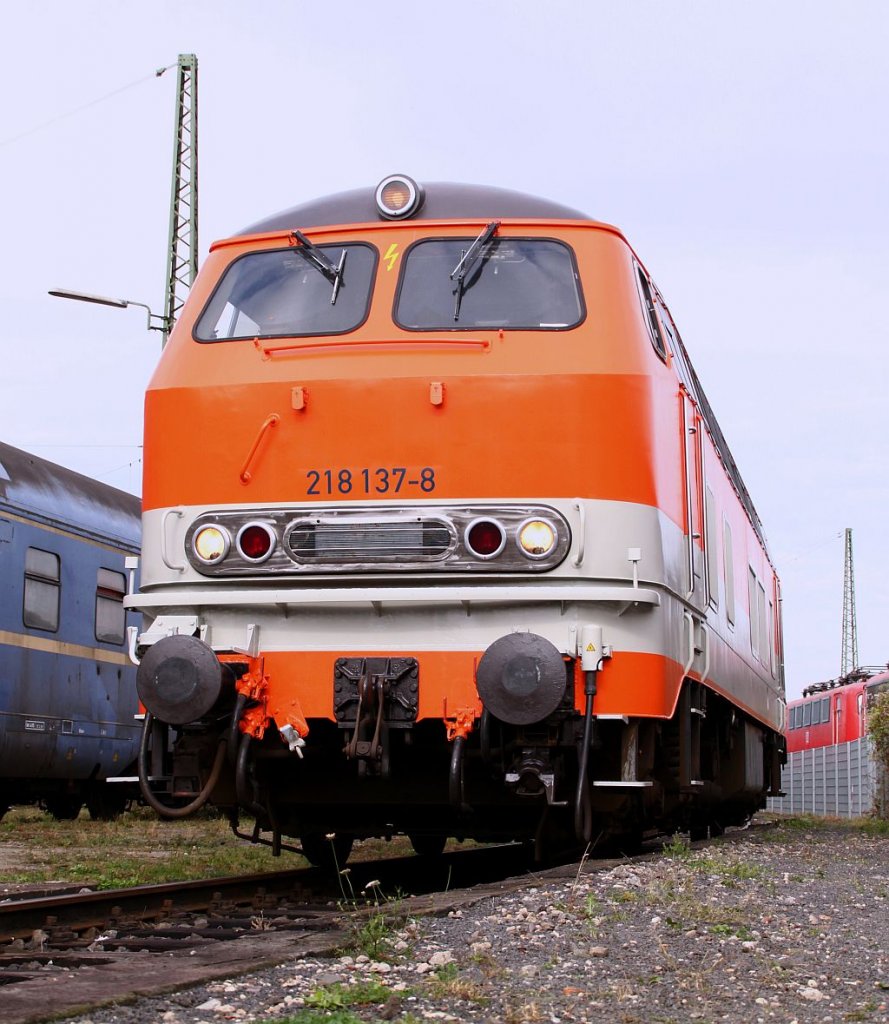 218 137-6 2 Std und 40 min vor Beginn der Dieselparade im DB Museum Koblenz-Lützel. 29.09.12