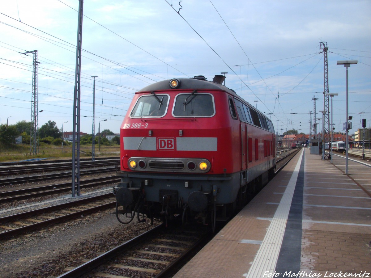 218 366-3 auf Rangierfahrt im Bahnhof Stralsund Hbf am 25.7.14